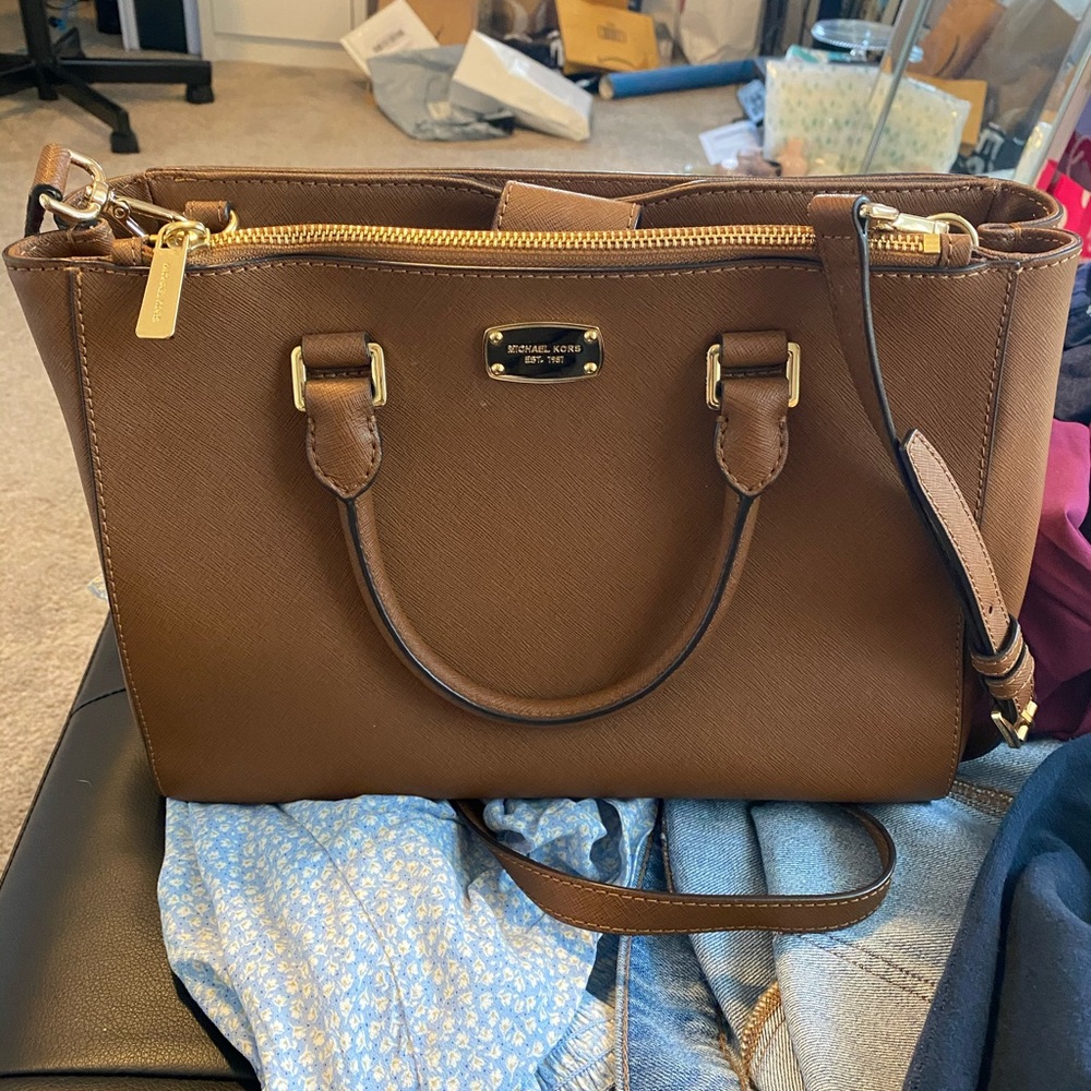 Michael kors large Sutton satchel in camel color